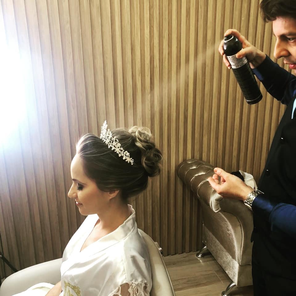 Penteado em Juína – Elegância no Studio Mauro Sandaniel Penteado em Juína – Elegância no Studio Mauro Sandaniel