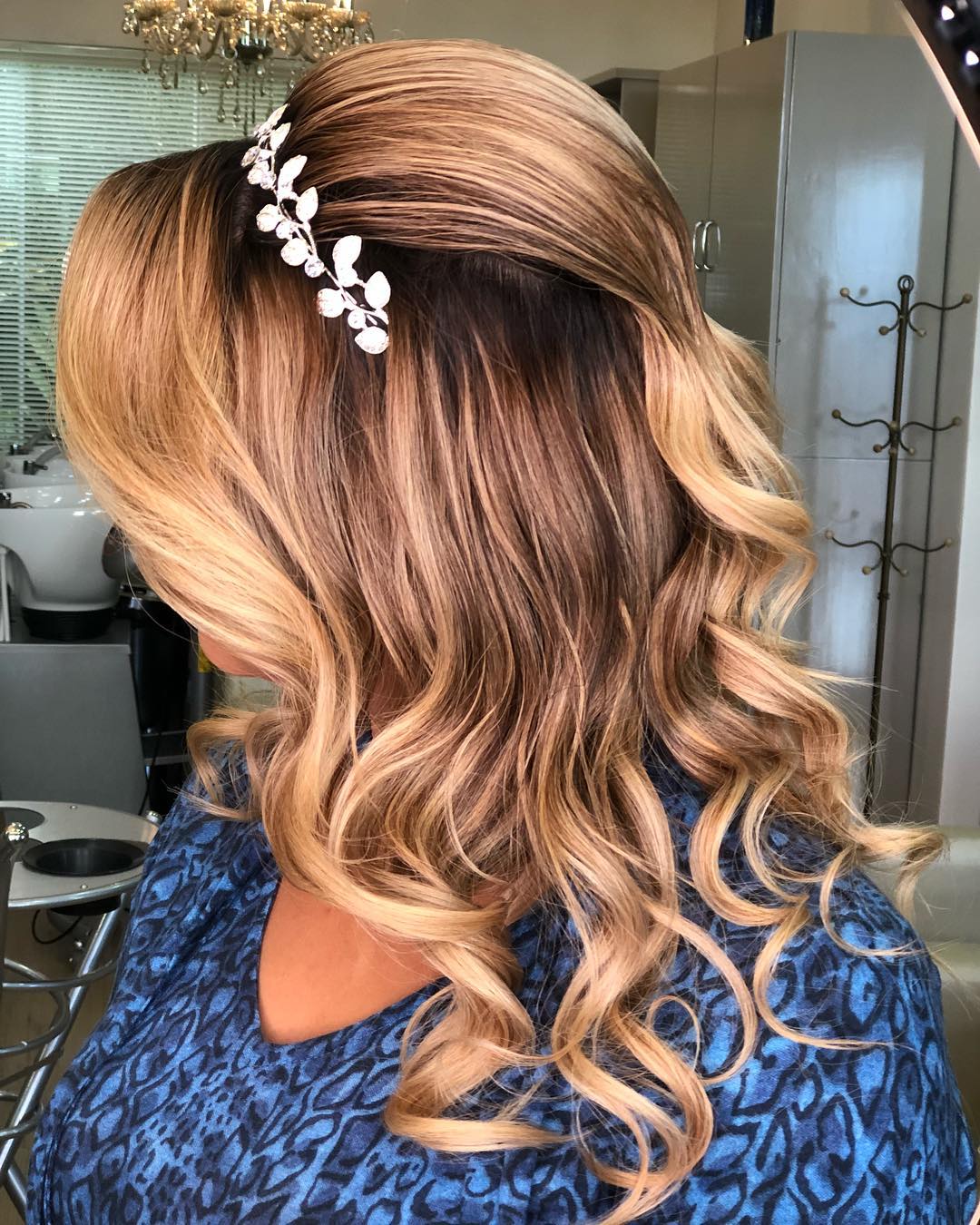 Penteado em Juína – Elegância no Studio Mauro Sandaniel Penteado em Juína – Elegância no Studio Mauro Sandaniel