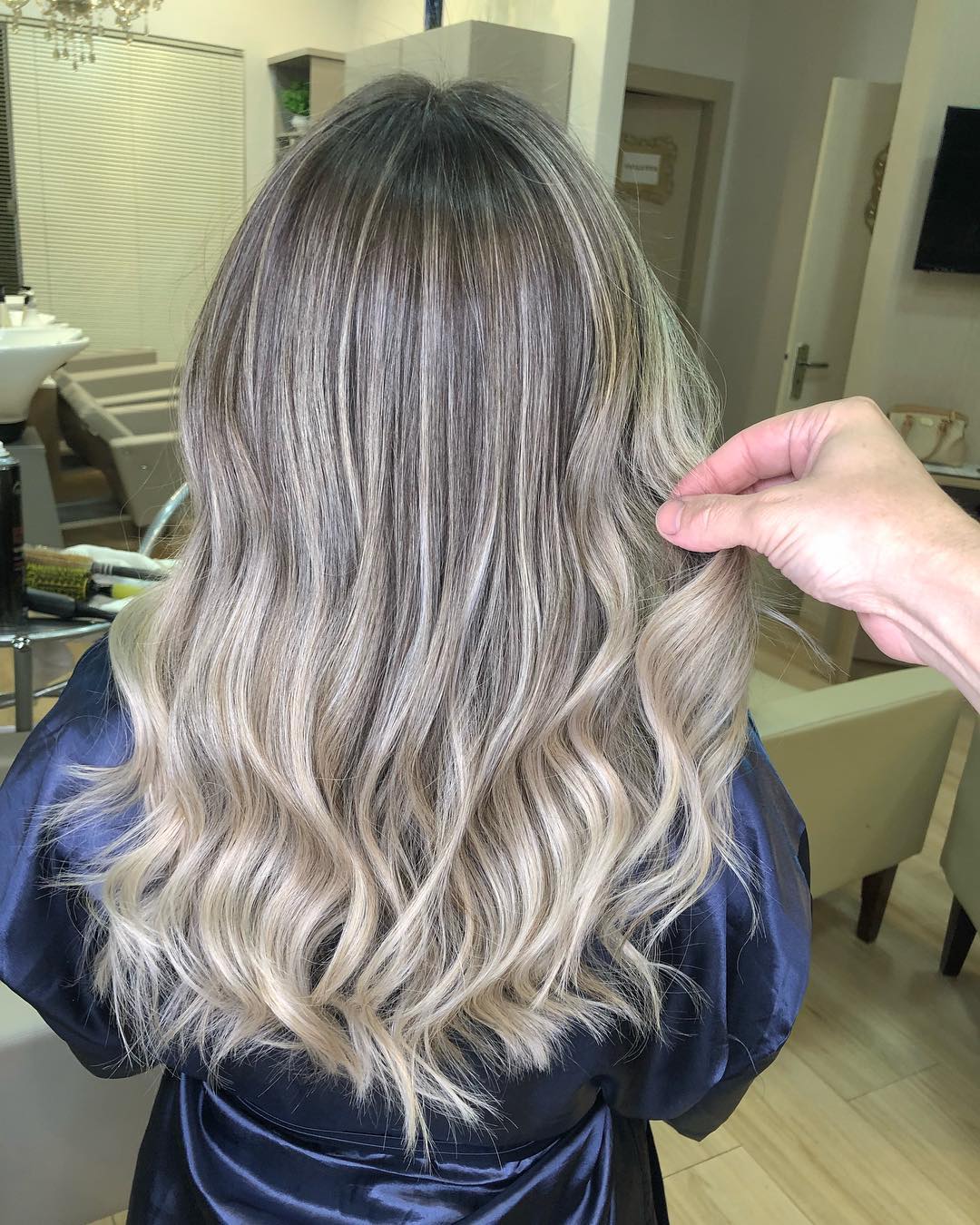 Cabeleireiro em Juína – Corte, Mechas e Hidratação no Studio MS Cabeleireiro em Juína – Corte, Mechas e Hidratação no Studio MS